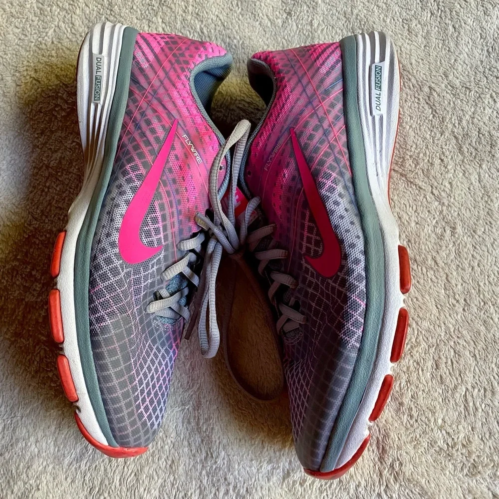 🌟Nike Flywire Dual Fusion Training Sneakers🌟